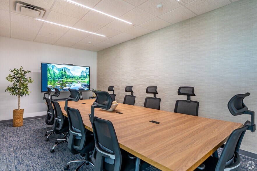 More Photos Of 3031 N Rocky Point Dr W, Tampa Coworking Space