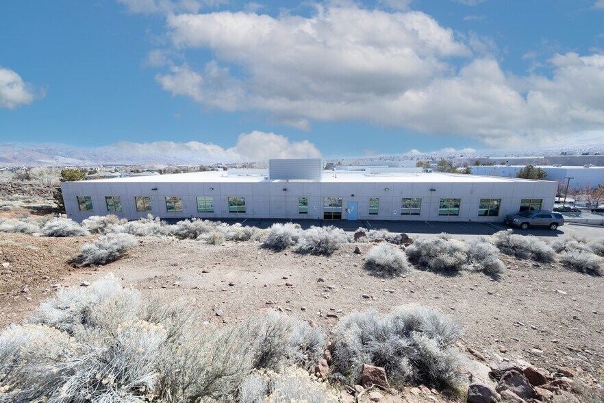 More Photos Of 9390 Gateway Dr, Reno Unknown For Lease