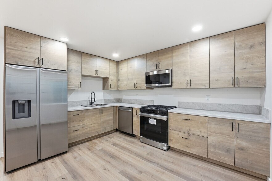 More Photos Of 5067 Alumni Pl, San Diego Multifamily For Sale