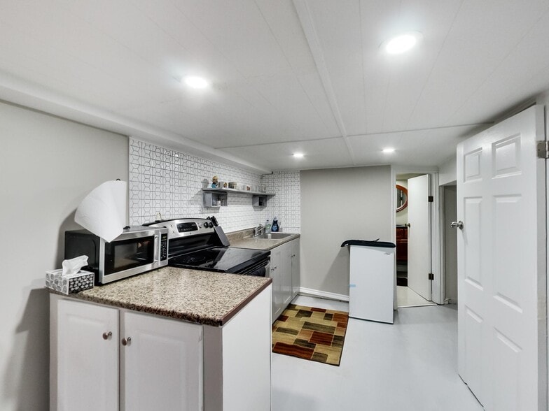 More Photos Of 44 Francis St, Hamilton Flex For Sale