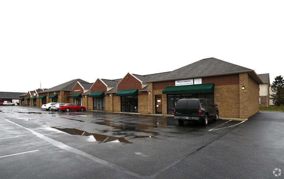 More Photos Of 374 Northside Dr, Batesville Storefront For Lease
