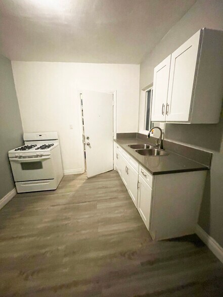 More Photos Of 1317 Linwood Ave, Los Angeles Apartments For Sale