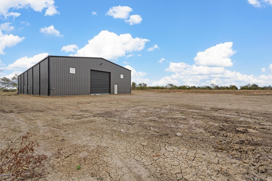 More Photos Of 1979 FM 1903, Caddo Mills Warehouse For Lease