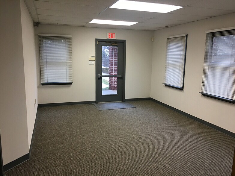 More Photos Of 2500 E High St, Pottstown Office For Sale