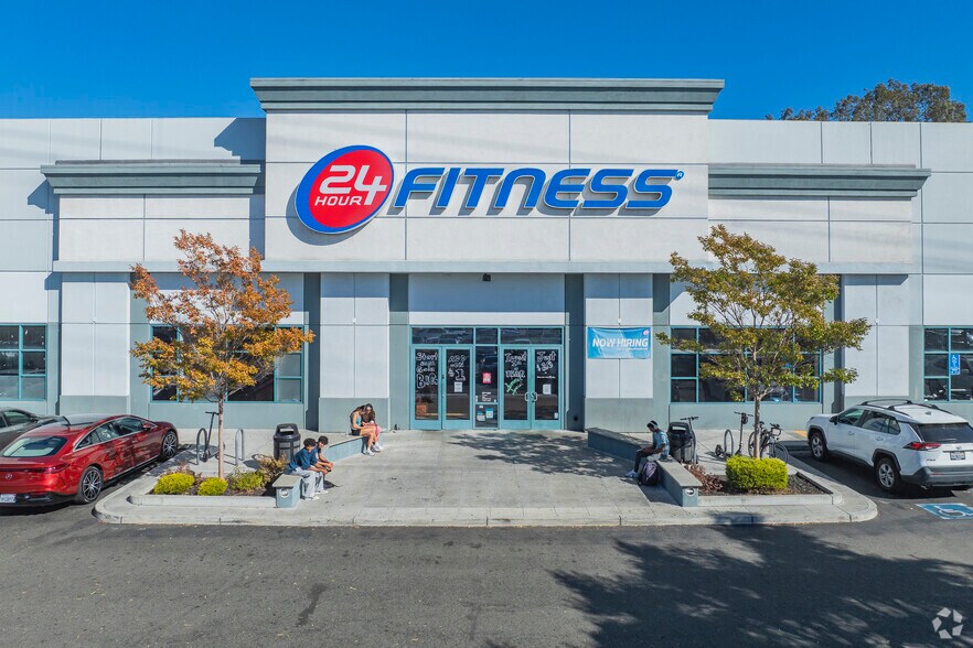 More Photos Of 4500 Auto Mall Pky, Fremont Health Club For Lease