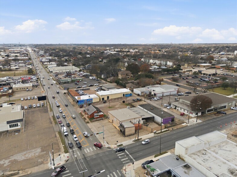 More Photos Of 1801 Franklin Ave, Waco Flex For Sale