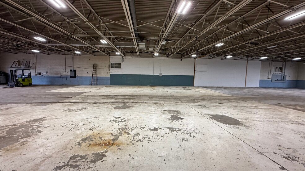 More Photos Of 1350 Balata St, Easton Warehouse For Sale