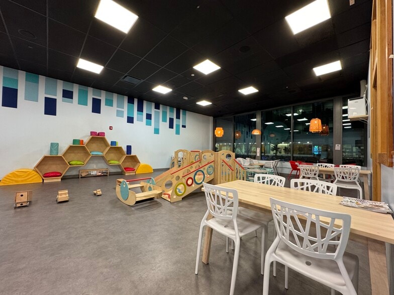 More Photos Of 5 Broad St, Stamford Fast Food For Lease