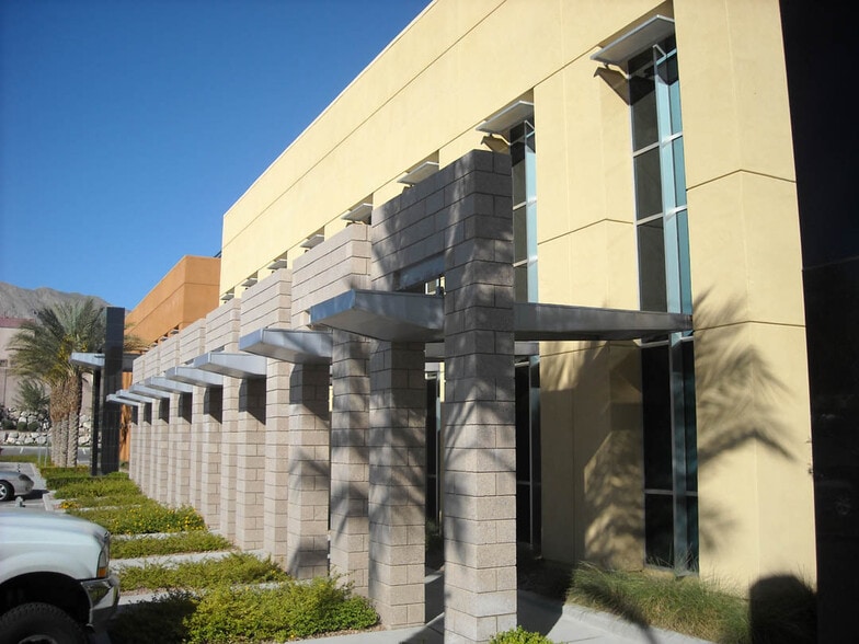 More Photos Of 9960 W Cheyenne Ave, Las Vegas Office For Lease