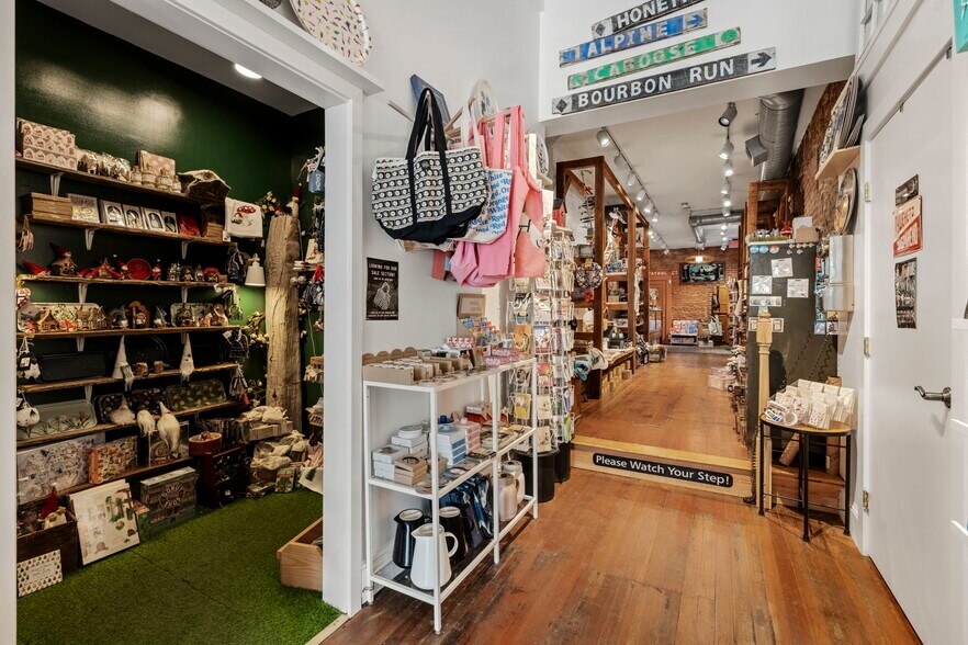 More Photos Of 305 N Queen St, Lancaster Storefront Retail Residential For Sale