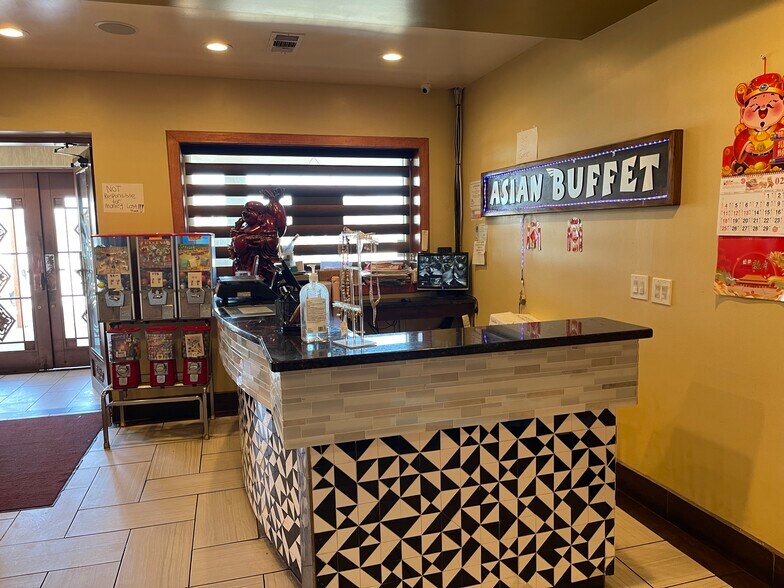 More Photos Of 730 W Spring Valley Rd, Richardson Restaurant For Sale