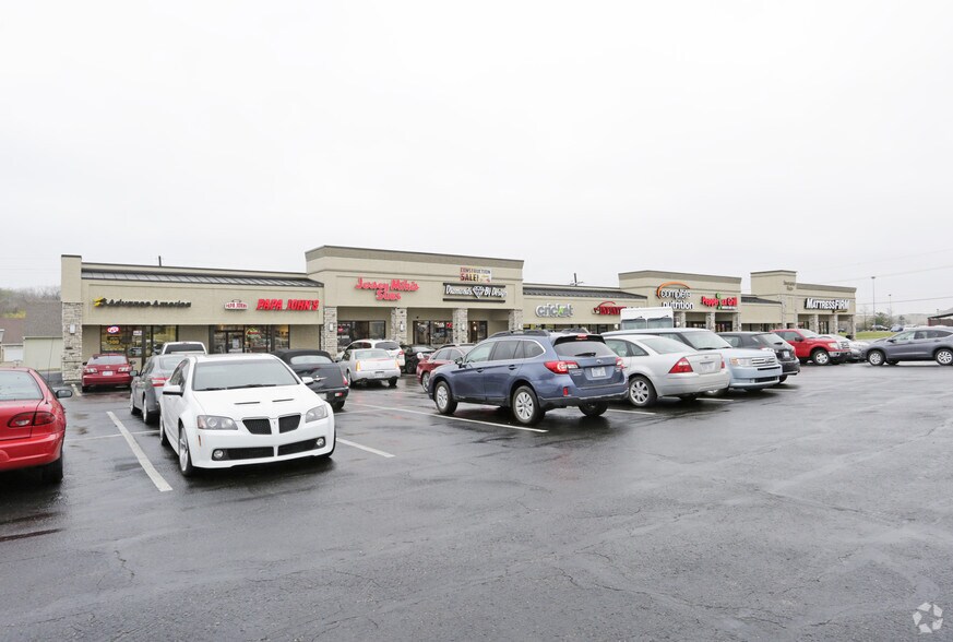 More Photos Of 2121 SW Wanamaker Rd, Topeka General Retail For Lease