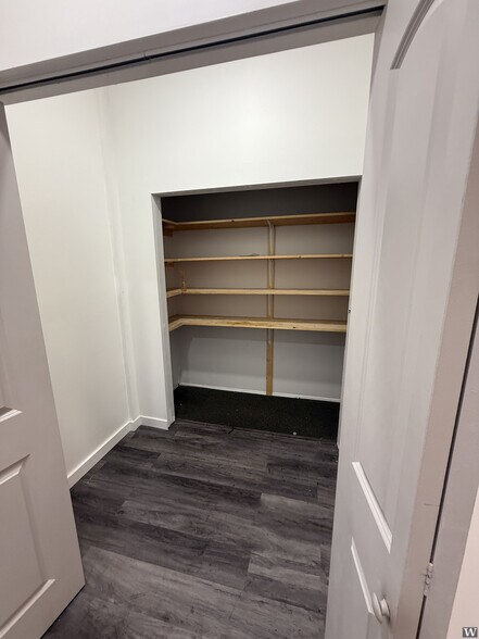 More Photos Of 8170 Beverly Blvd, Los Angeles Office For Lease