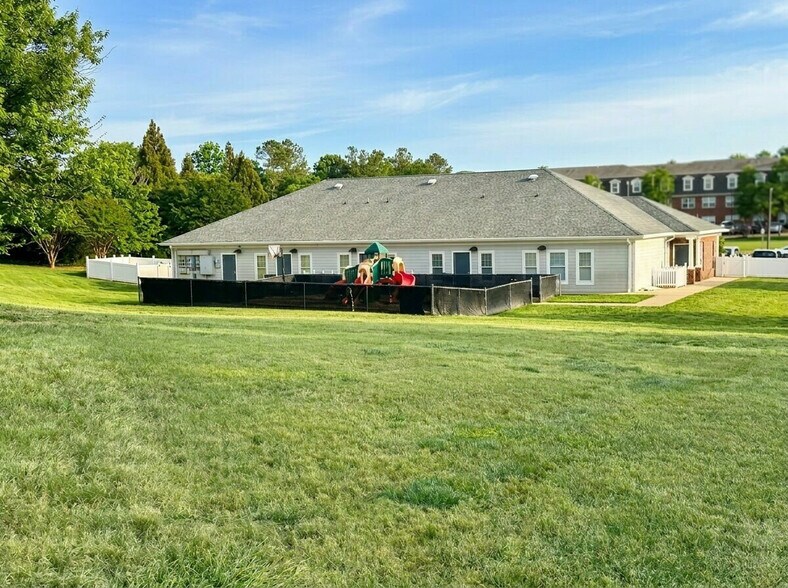 More Photos Of 5000 Ridgedale Pky, North Chesterfield Daycare Center For Lease