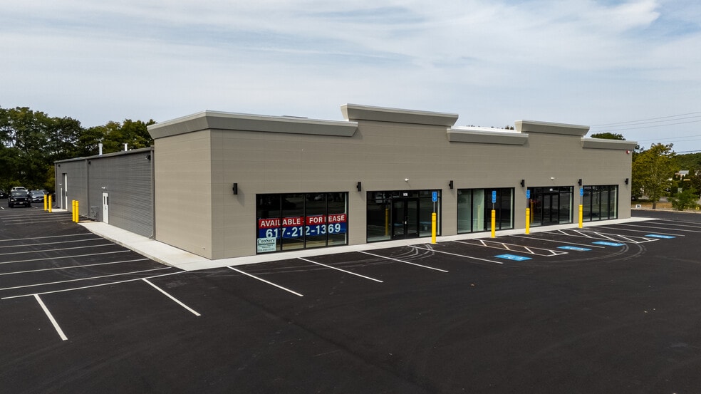 More Photos Of 147 Samoset St, Plymouth Storefront For Lease