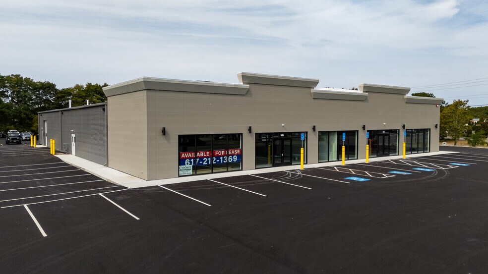 More Photos Of 147 Samoset St, Plymouth Storefront For Lease