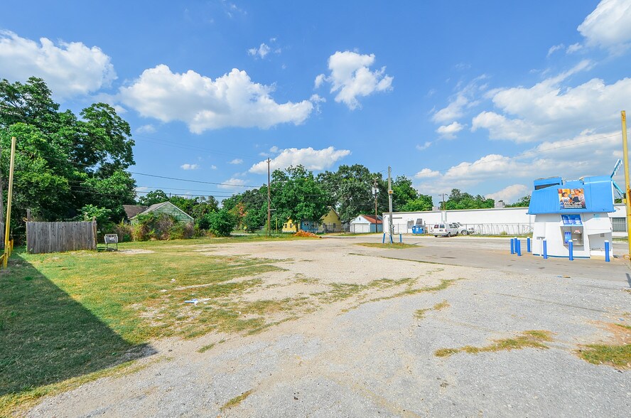 More Photos Of 7645-7661 Park Place Blvd, Houston Restaurant For Sale