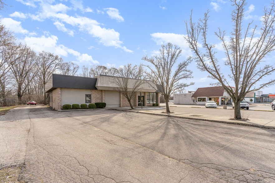 More Photos Of 3588 Center Ave, Essexville Medical For Sale