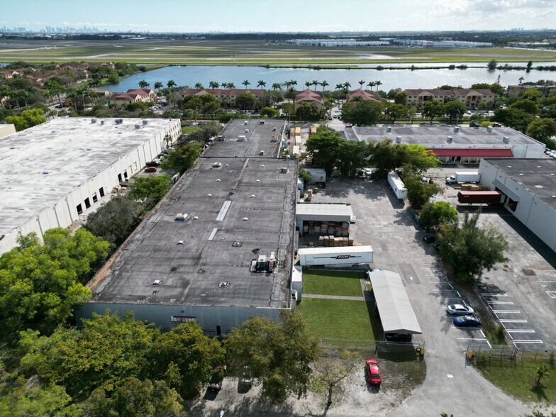 More Photos Of 5330 NW 161st St, Miami Lakes Warehouse For Lease