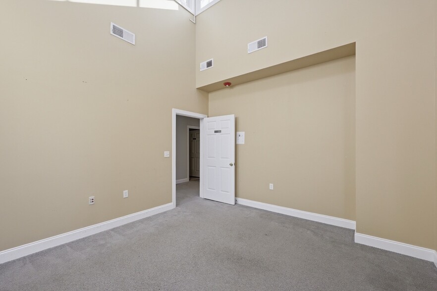 More Photos Of 6470 Georgia 400, Cumming Medical For Sale