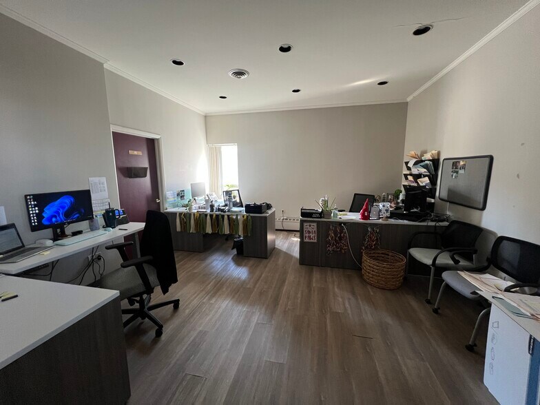 More Photos Of 170 East Ave, Lockport Office For Sale