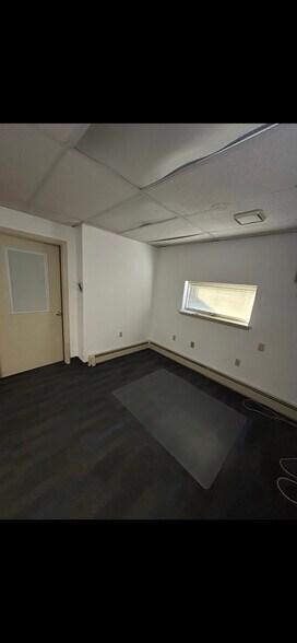 More Photos Of 932 High St, Lancaster Light Manufacturing For Lease