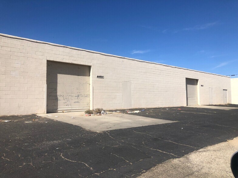 More Photos Of 44824 Yucca Ave, Lancaster Warehouse For Sale