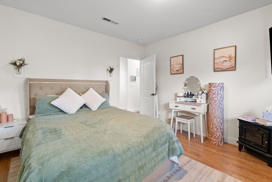 More Photos Of 420 Capitola Road Ext, Santa Cruz Apartments For Sale