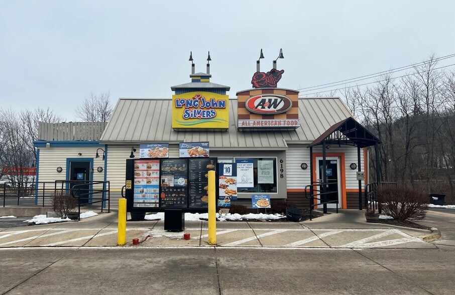 Primary Photo Of 6198 Cressona Mall, Pottsville Fast Food For Sale
