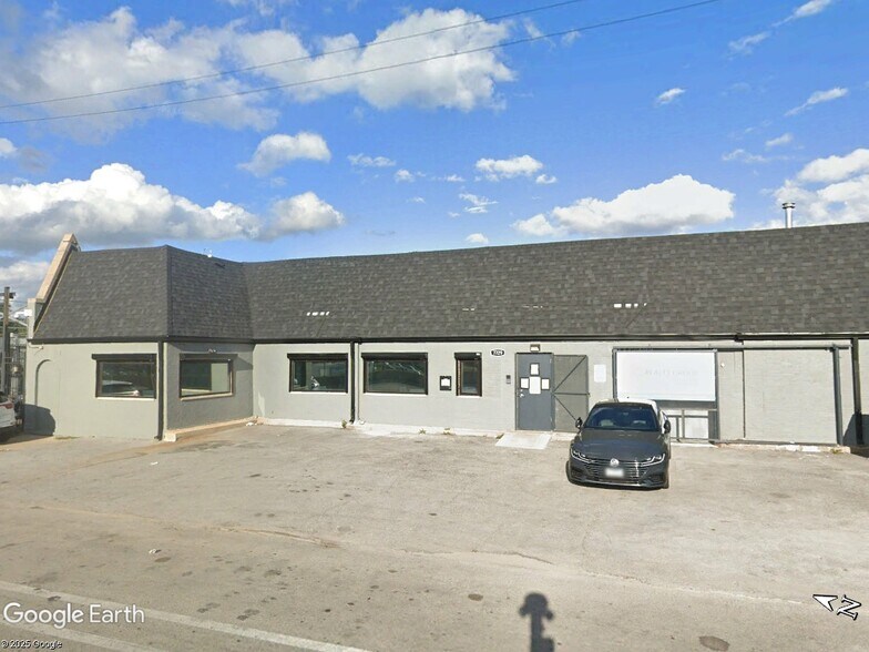 More Photos Of 7729 S State St, Chicago Warehouse For Lease