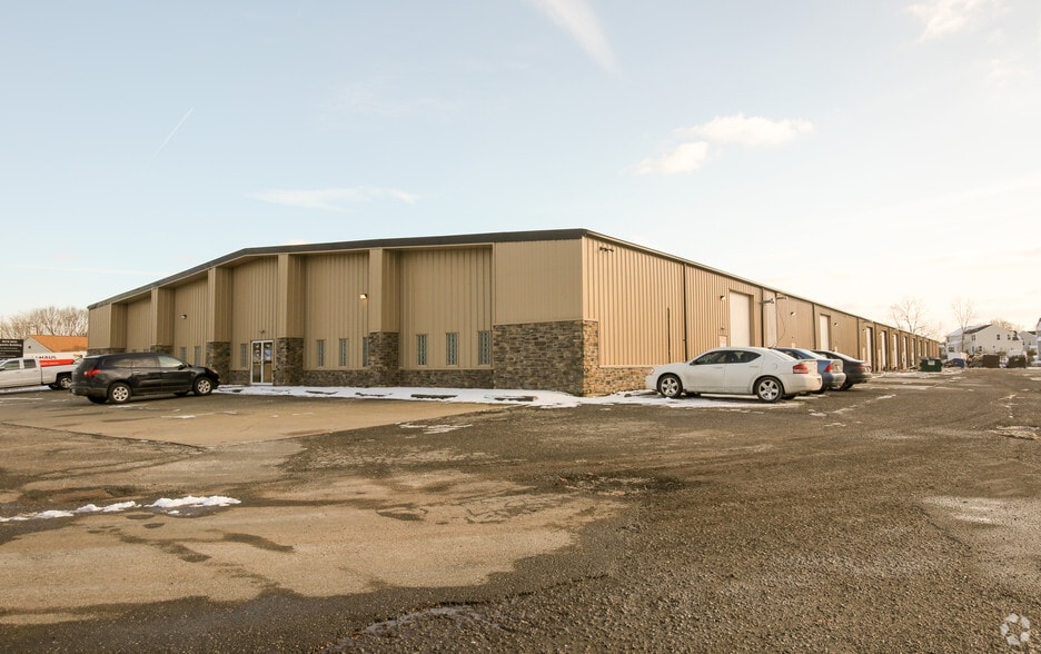 Primary Photo Of 3618-3642 Apache St, Uniontown Warehouse For Lease