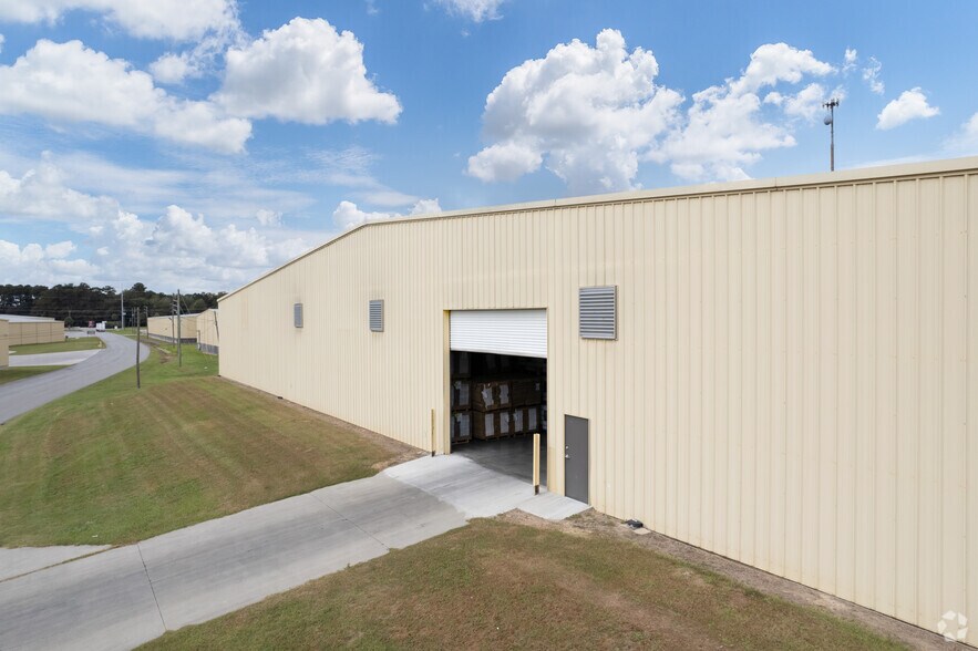 More Photos Of 1629 Clay Rd, Valdosta Warehouse For Lease