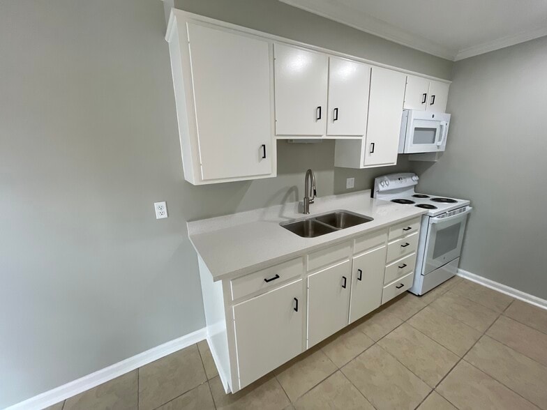 More Photos Of 402 E Evans St, Bainbridge Apartments For Sale