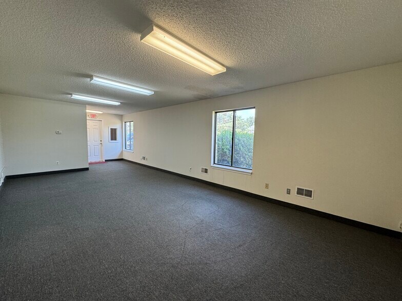 More Photos Of 4622 Freedom Dr, Ann Arbor Warehouse For Lease