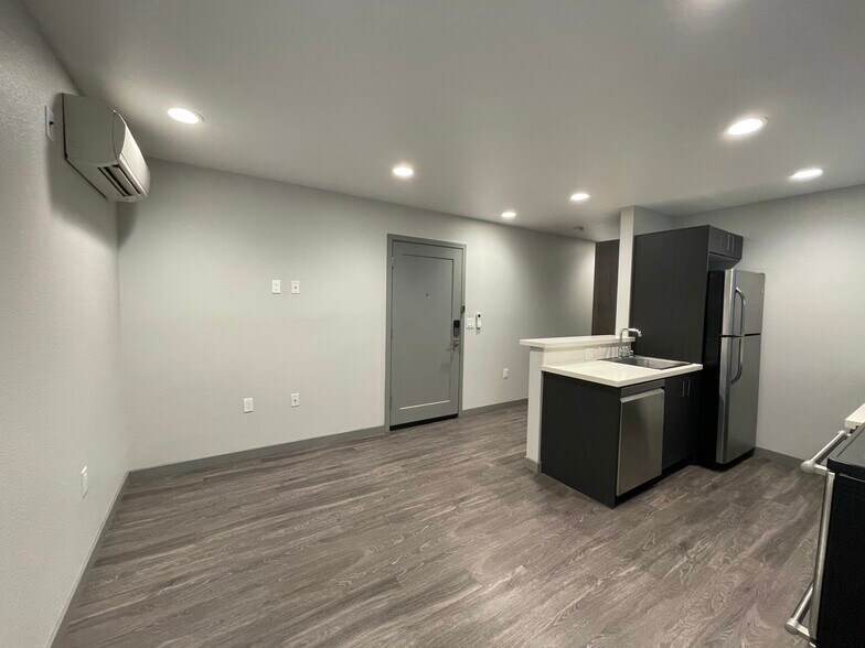 More Photos Of 1317 F St, Sacramento Apartments For Sale