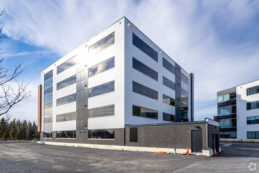 More Photos Of 11900 Rue De L'avenir, Mirabel Office For Lease