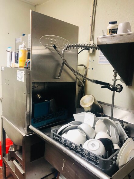 More Photos Of 224 Market St, Philadelphia Restaurant For Lease