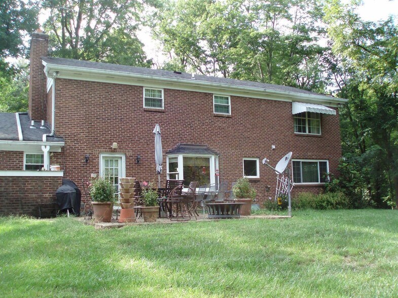 More Photos Of 1140 Weber Rd, Loveland Showroom For Sale