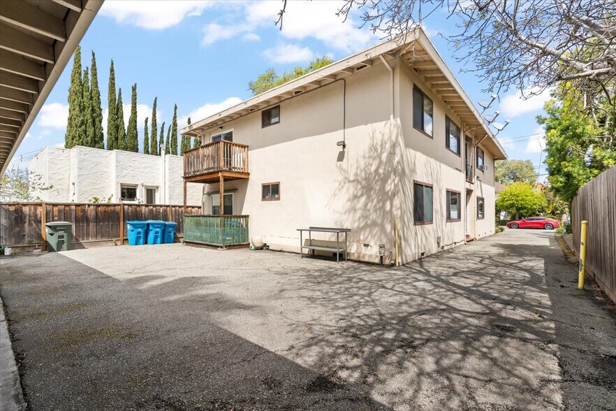 More Photos Of 1172 Clinton St, Redwood City Apartments For Sale