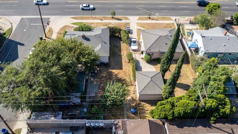 More Photos Of 14005 Victory Blvd, Van Nuys Multifamily For Sale