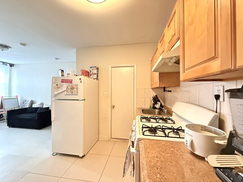 More Photos Of 615 Summit Ave, Union City Apartments For Sale