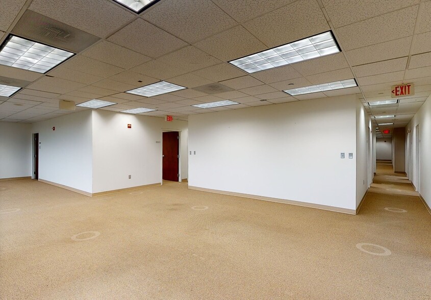 More Photos Of 7500 Greenway Center Dr, Greenbelt Unknown For Lease