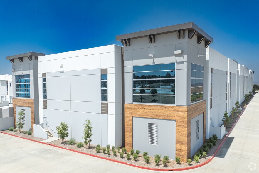 More Photos Of 33800 County Line Ln, Yucaipa Distribution For Sale