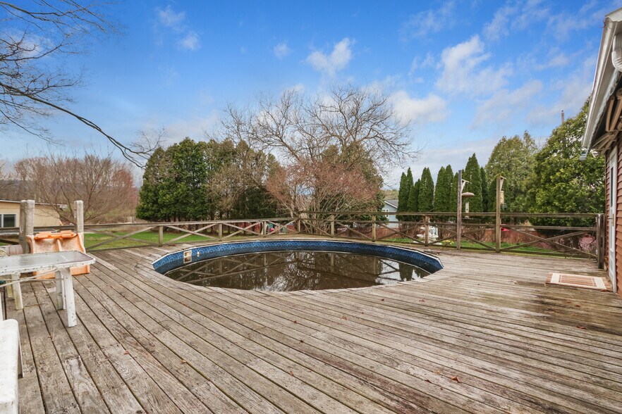 More Photos Of 2115 W Main St, Stroudsburg Service For Sale