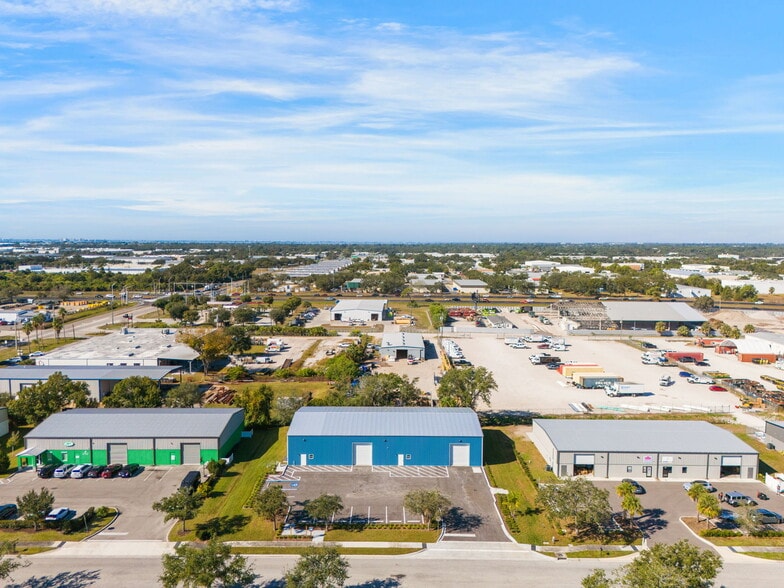 More Photos Of 6730 28th Street Cir E, Sarasota Warehouse For Sale
