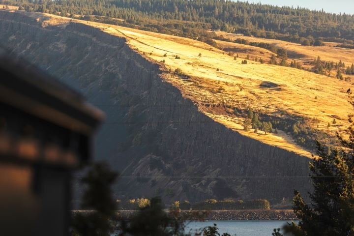 More Photos Of 1103 3rd Ave, Mosier Hotel For Sale