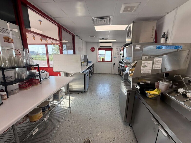 More Photos Of 201 N Cliff Ave, Harrisburg Fast Food For Sale