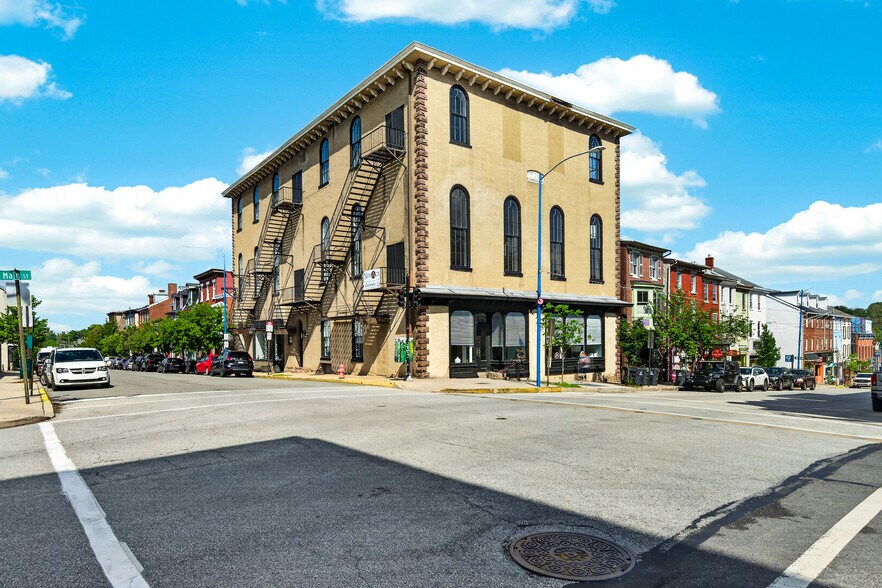 More Photos Of 27 S Main St, Phoenixville Storefront Retail Residential For Lease
