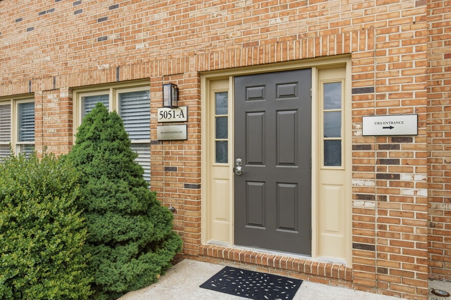 More Photos Of 5051 Backlick Rd, Annandale Office For Sale
