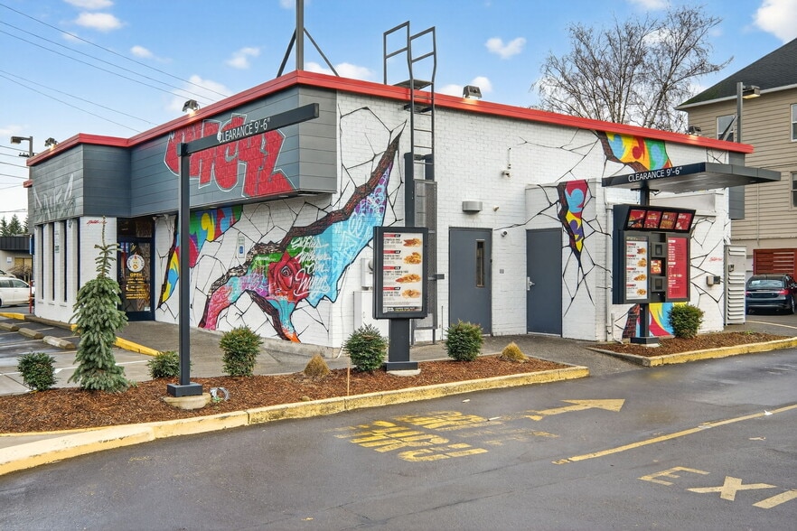 More Photos Of 2920 NE Sandy Blvd, Portland Fast Food For Sale